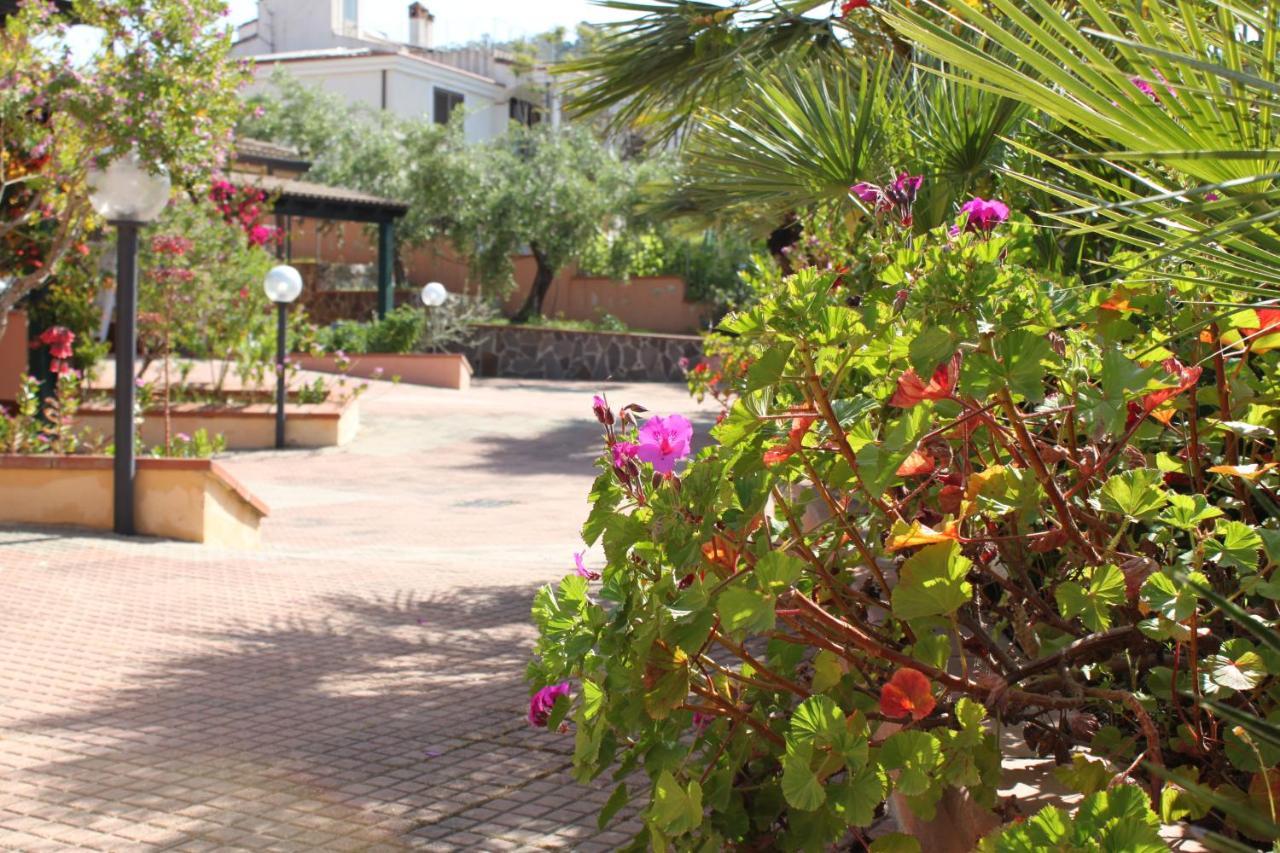 Arbatax Le Terrazze Sul Mare Aparthotel Buitenkant foto