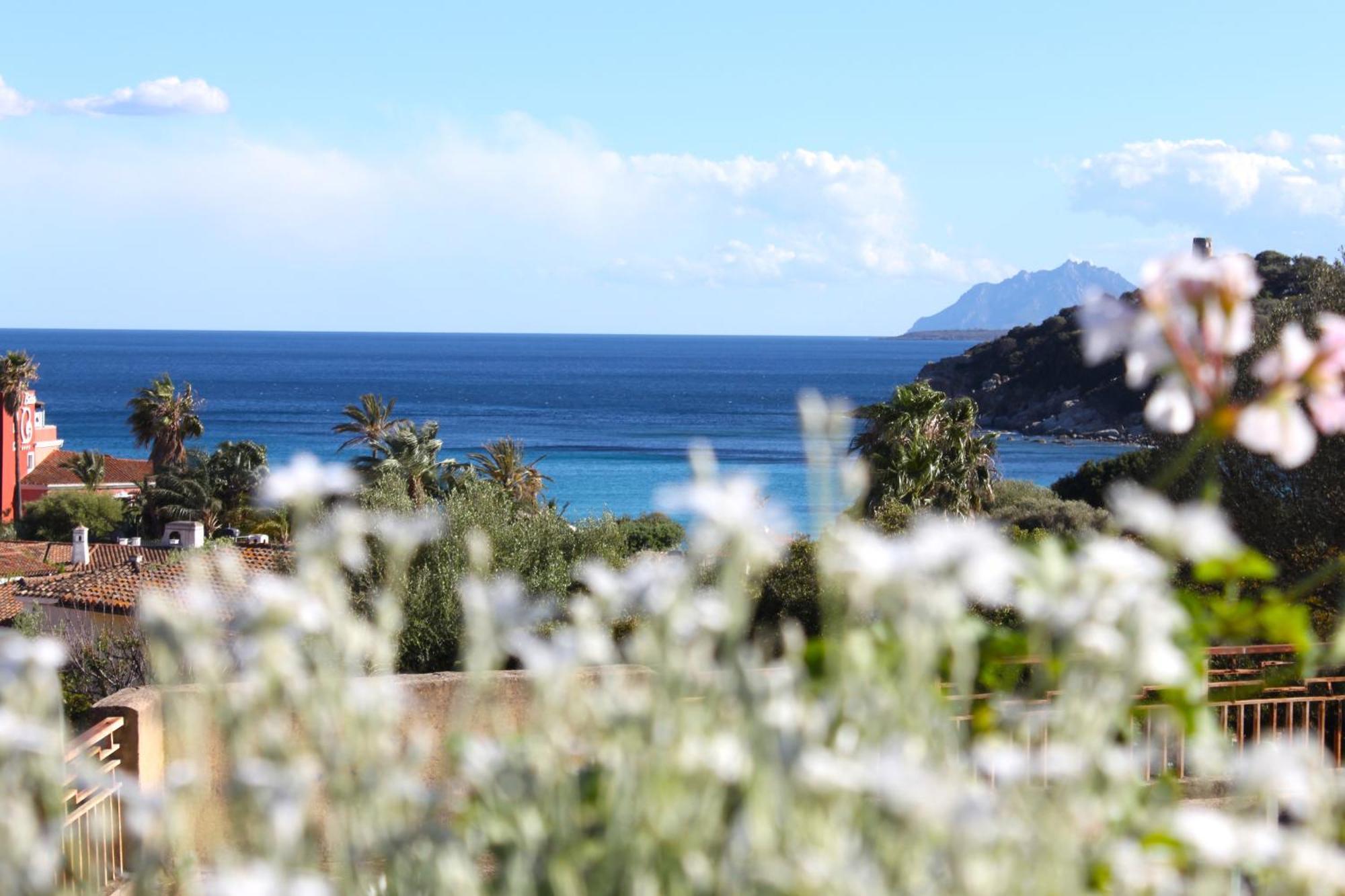 Arbatax Le Terrazze Sul Mare Aparthotel Buitenkant foto
